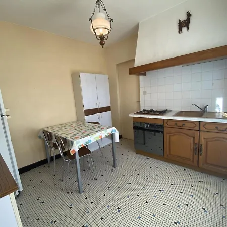 Maison A Fouras: Proche Plages Et Centre, Jardinet, 1 - Fr-1-709-52 Semesterbostad *